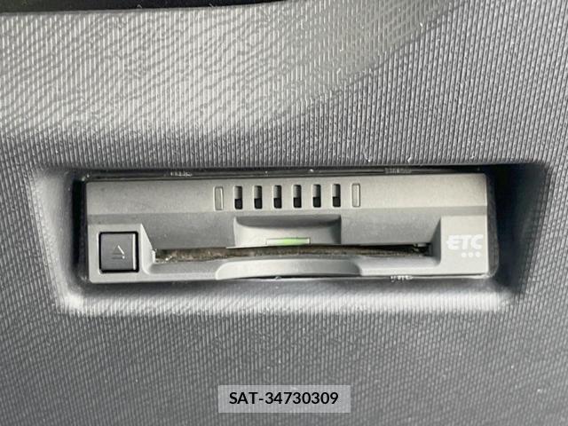 Toyota AQUA 2016-10 8378603-3