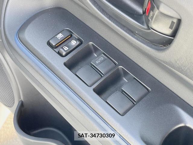 Toyota AQUA 2016-10 8378603-6
