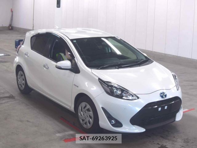 Toyota AQUA 2018-09 8378770-2