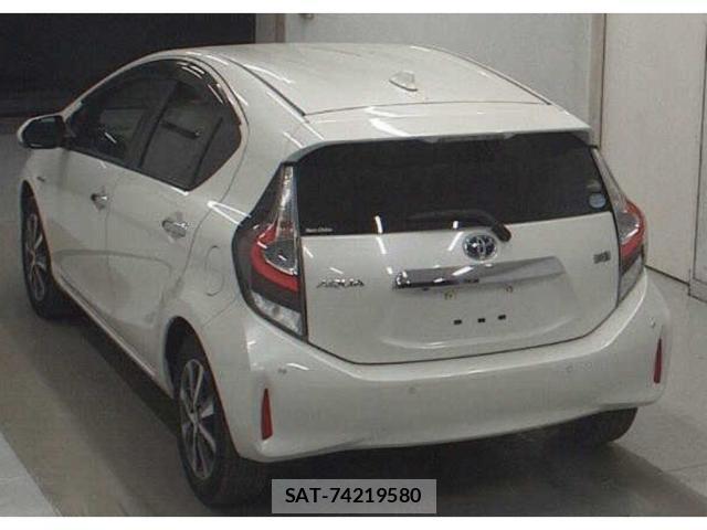 Toyota AQUA 2019-07 8378853-1