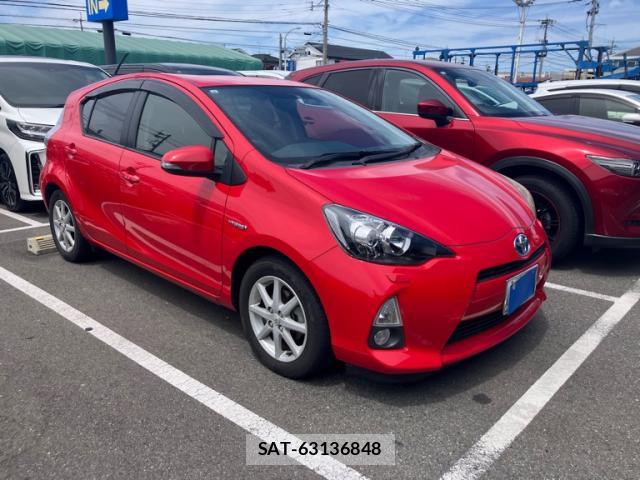 Toyota AQUA 2013-09 8378990-1