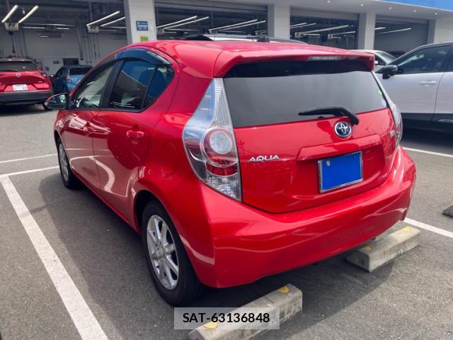 Toyota AQUA 2013-09 8378990-13