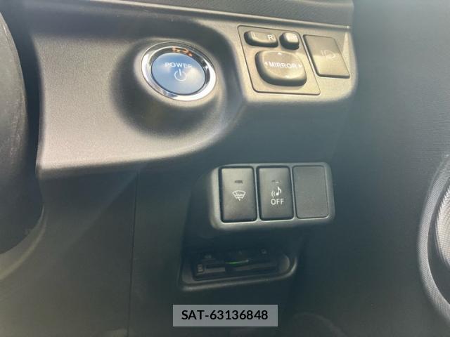 Toyota AQUA 2013-09 8378990-16