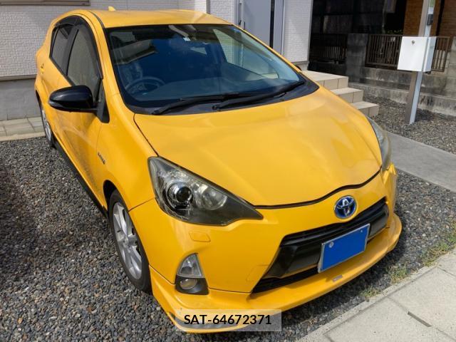 Toyota AQUA 2013-04 8379034-0