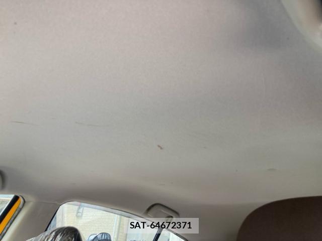 Toyota AQUA 2013-04 8379034-10