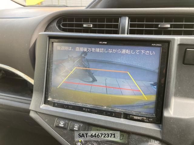 Toyota AQUA 2013-04 8379034-18