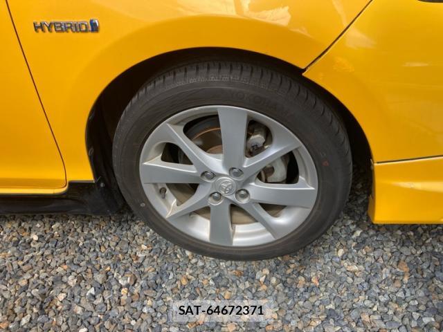 Toyota AQUA 2013-04 8379034-3