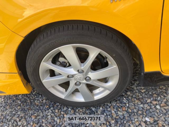 Toyota AQUA 2013-04 8379034-8