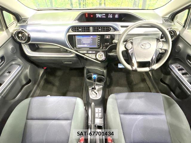 Toyota AQUA 2016-02 8379200-1
