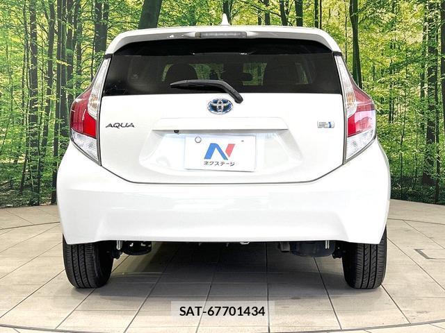 Toyota AQUA 2016-02 8379200-14