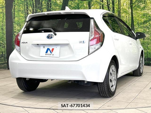 Toyota AQUA 2016-02 8379200-16