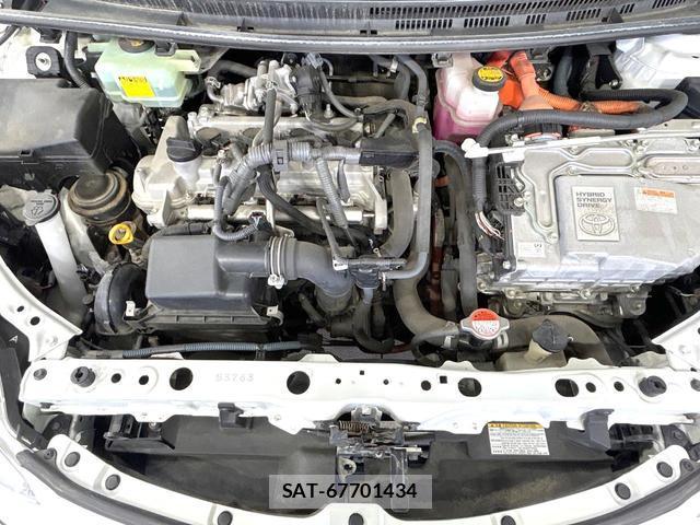 Toyota AQUA 2016-02 8379200-17