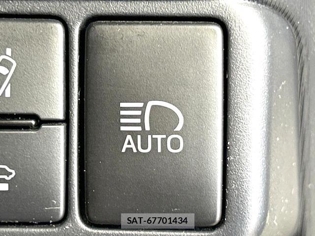 Toyota AQUA 2016-02 8379200-4