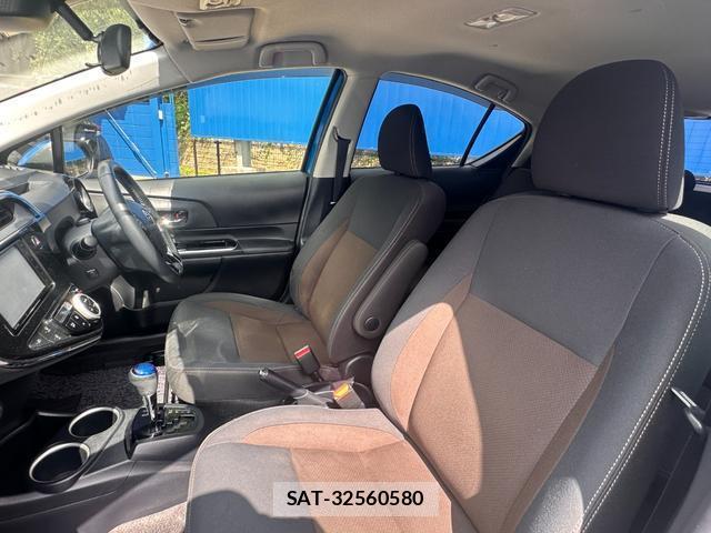 Toyota AQUA 2019-07 8379341-15