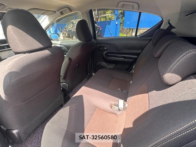 Toyota AQUA 2019-07 8379341-17