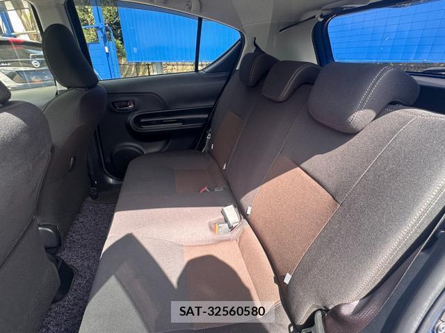 Toyota AQUA 2019-07 8379341-18