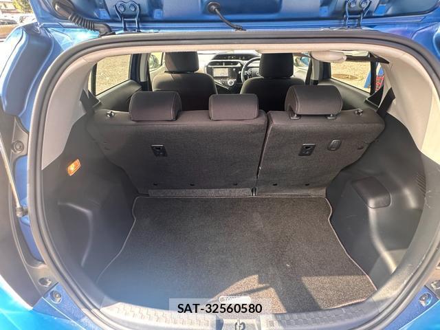 Toyota AQUA 2019-07 8379341-19
