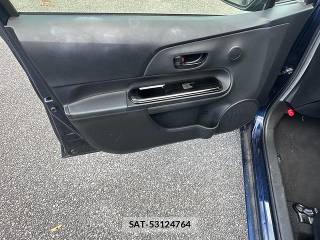 Toyota AQUA 2020-02 8379346-10
