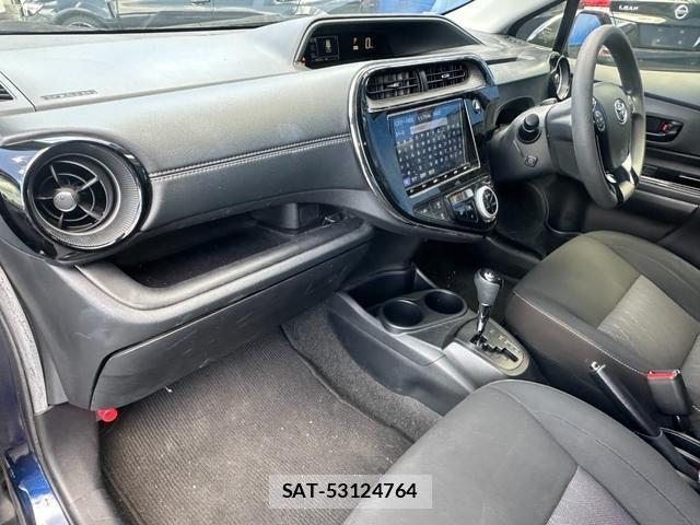 Toyota AQUA 2020-02 8379346-11