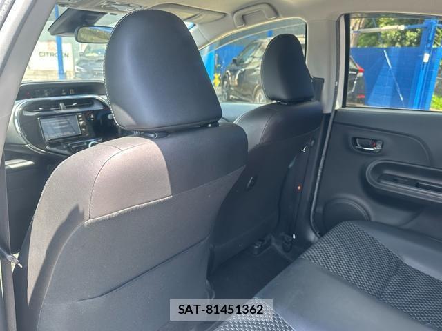 Toyota AQUA 2017-09 8379348-14
