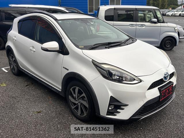 Toyota AQUA 2017-09 8379348-2