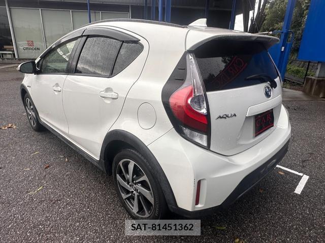 Toyota AQUA 2017-09 8379348-6