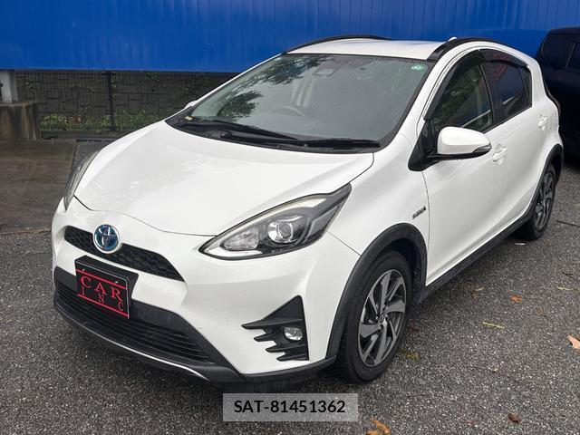 Toyota AQUA 2017-09 8379348-9