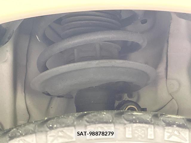 Toyota AQUA 2019-09 8379395-15