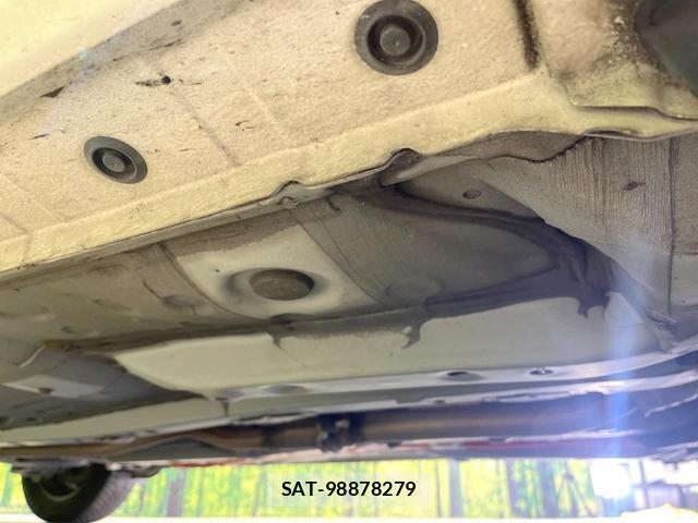 Toyota AQUA 2019-09 8379395-17