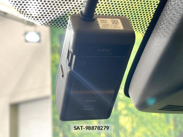 Toyota AQUA 2019-09 8379395-6