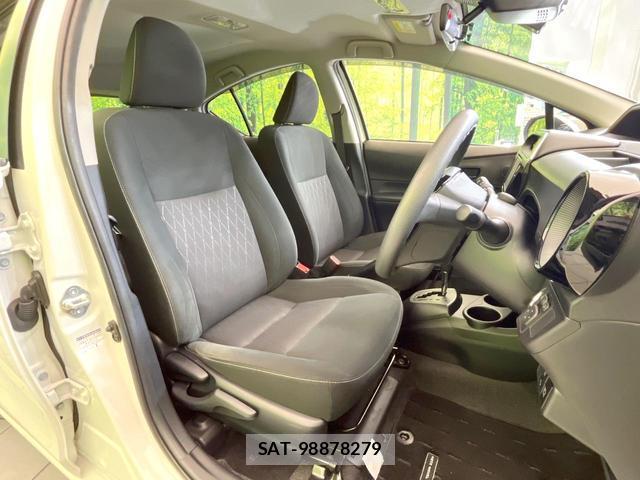 Toyota AQUA 2019-09 8379395-7