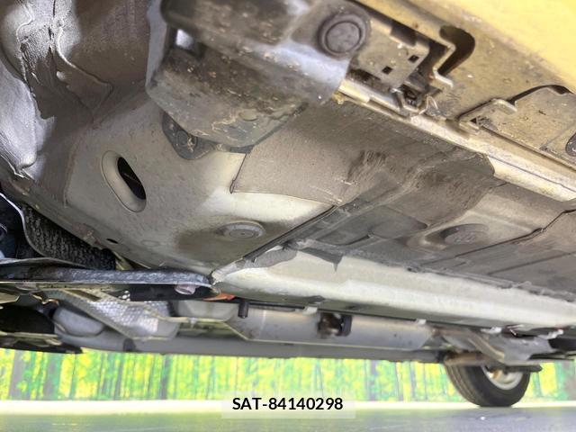 Toyota AQUA 2022-06 8379397-18