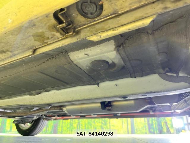 Toyota AQUA 2022-06 8379397-19