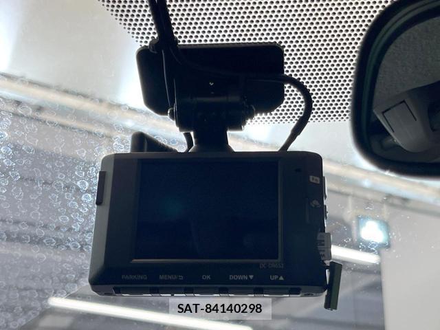 Toyota AQUA 2022-06 8379397-4