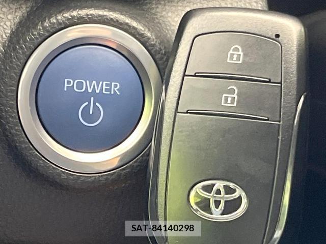 Toyota AQUA 2022-06 8379397-6