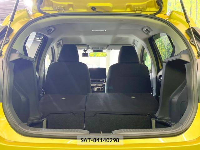 Toyota AQUA 2022-06 8379397-9