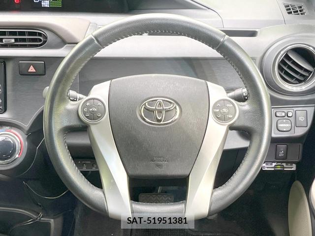 Toyota AQUA 2012-03 8379456-10