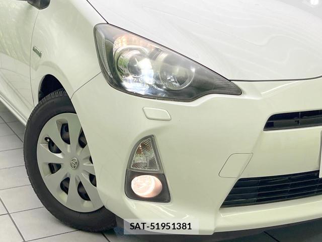 Toyota AQUA 2012-03 8379456-11