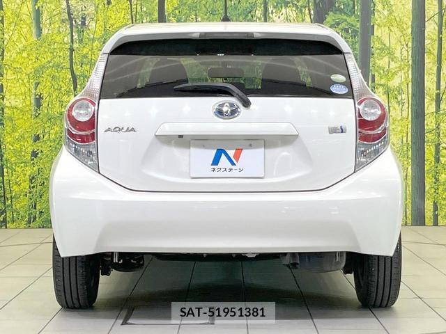 Toyota AQUA 2012-03 8379456-14