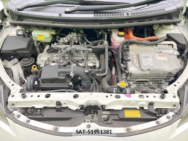 Toyota AQUA 2012-03 8379456-17