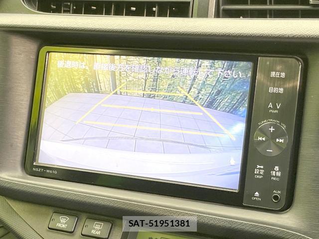 Toyota AQUA 2012-03 8379456-3