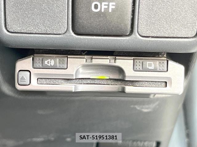Toyota AQUA 2012-03 8379456-4