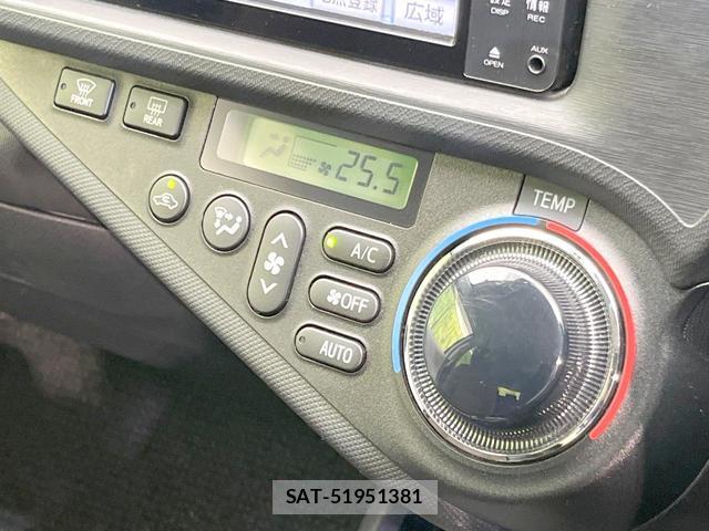 Toyota AQUA 2012-03 8379456-6