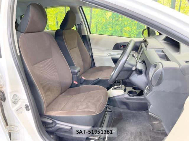 Toyota AQUA 2012-03 8379456-7