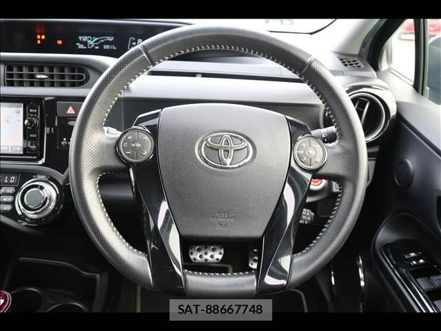 Toyota AQUA 2015-12 8379502-15