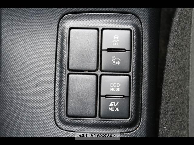 Toyota AQUA 2016-03 8379506-12