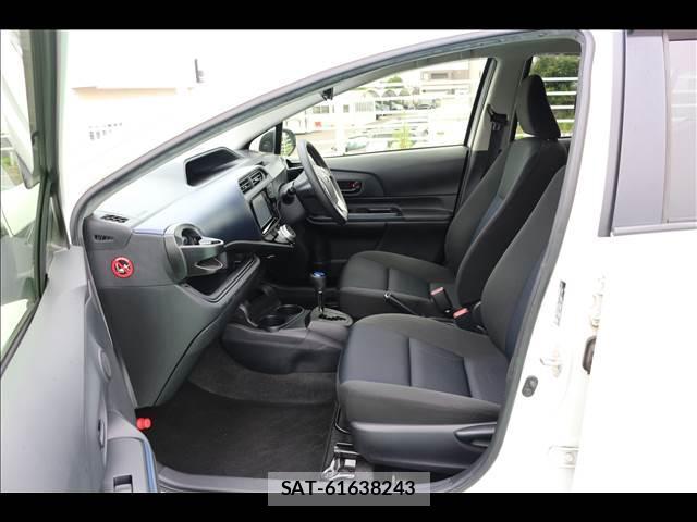 Toyota AQUA 2016-03 8379506-8