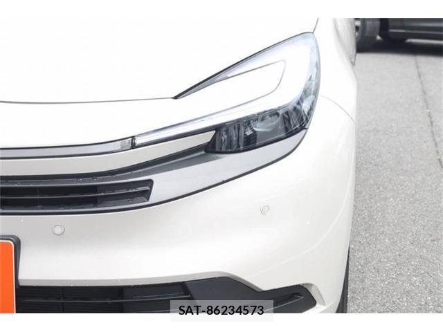 Toyota AQUA 2025-10 8379680-11