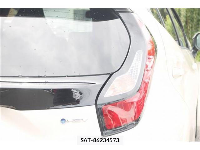 Toyota AQUA 2025-10 8379680-12