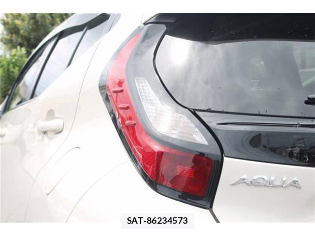 Toyota AQUA 2025-10 8379680-13